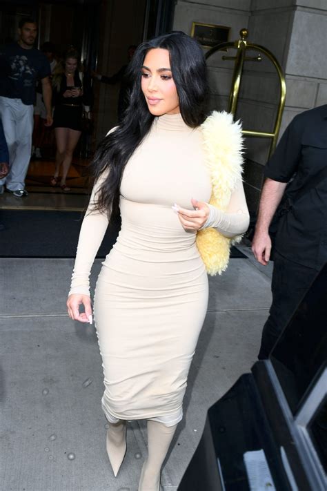 Kim Kardashian Curvy Sexy Body Tight Dress Nyc Hot Look Hot Celebs Home