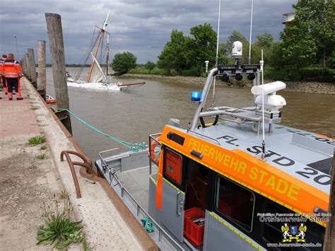 Hilfeleistungs und Löschboot Henry Köpcke Freiwillige Feuerwehr der