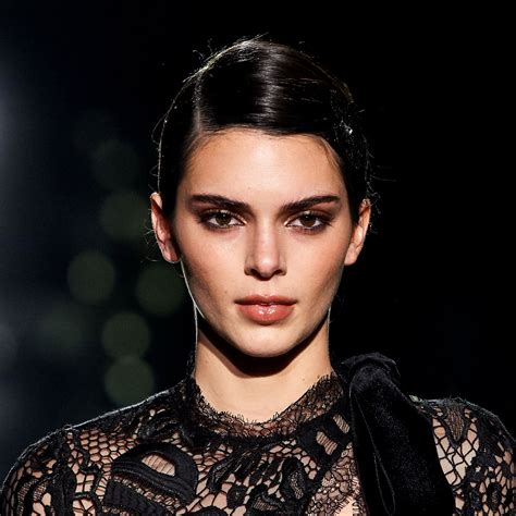 Kendall Jenner Con Pantalones Nude Luego De La MET Gala 2021 Vogue