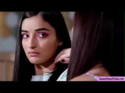 Emily mira a Alana comer su coño mojado XVIDEOS