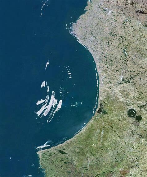 The Mystery Of Nastapoka Arc Crater In Canada