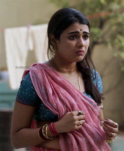 Shalini Pandey Bollywood Jj Hot Saree Hd Caps Indiancelebblog