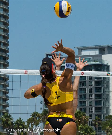 Liliana Fernandez Steiner | Flickr