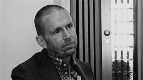 Има ли връзка между "SS клуб" на Нотариуса и "Осемте Джуджета ...