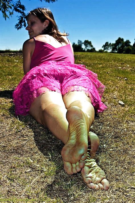 The Meaty Soles Of A Curvy Woman Porn Pictures XXX Photos Sex Images 1193734 PICTOA