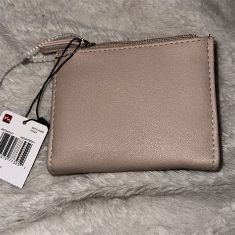 Mundi Bags Mundi Expandable Nude Wallet With Tags Poshmark