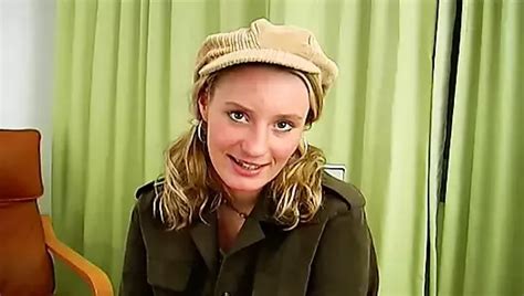 Milf Macht Sich Nackt Fuer Den Schwanz Porn Xhamster