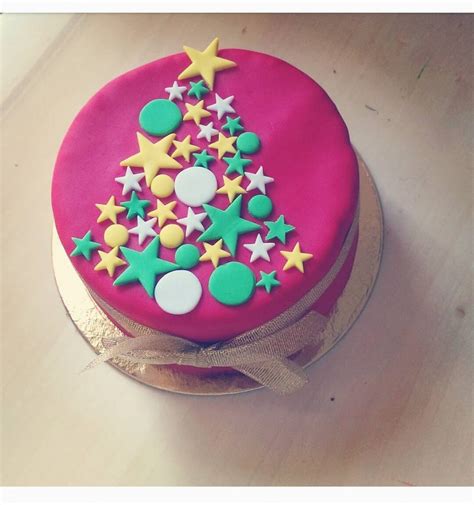 45 Beautiful Christmas Cake Decorating Ideas