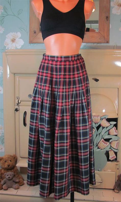 Gap Multi Coloured Tartan Side Zipper Pleated Long Skirt 27 Waist