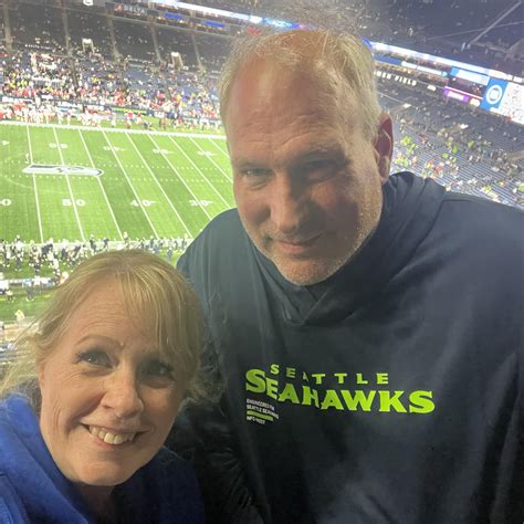 Zianra - Mount Rainier is waking up and the warning signs are