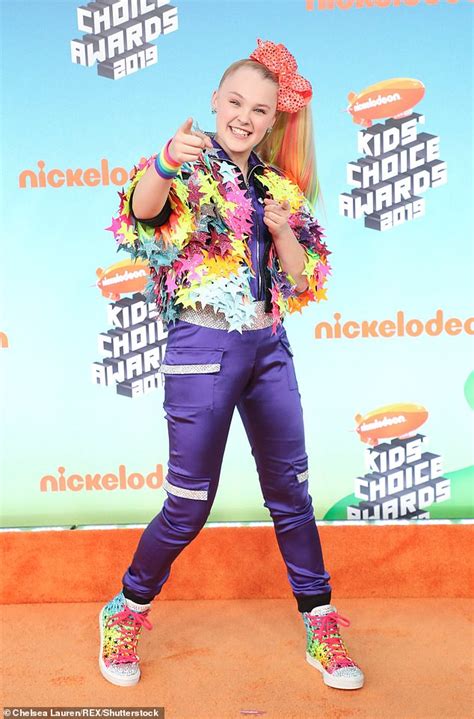 JoJo Siwa 17 Appears To Come Out After Wearing Best Gay Cousin Ever