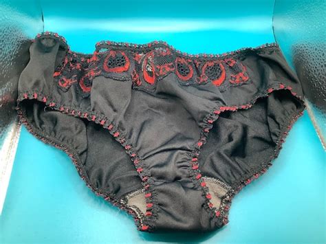 Vintage Black Nylon Bikini Lace Panties Keynote Gem