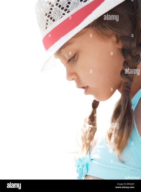 Petite fille en bikini Banque de photographies et dimages à haute résolution Alamy