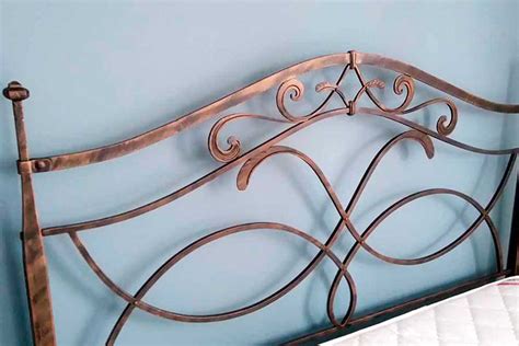 Кованые элементы кровати в Казани купить