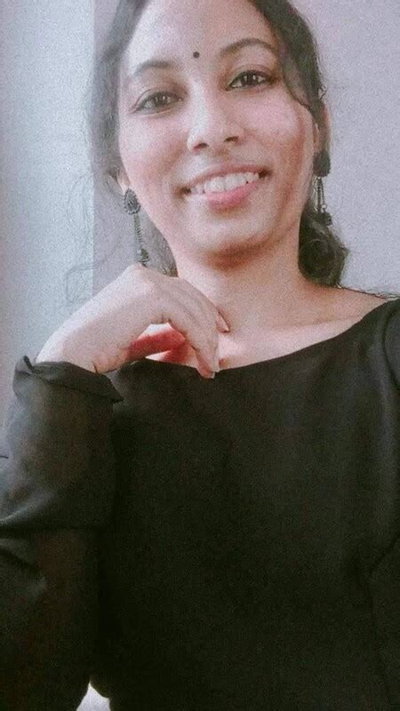 Hot Desi Girl In Saree And Leaked Nudes FSI Blog