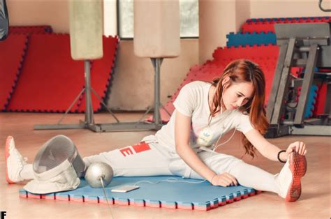 Quá xinh đẹp hot girl môn kiếm chém đoạt HCB Sea Games lấn sân sang làm người mẫu khiến cộng