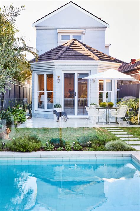 Charlie Albone transforms his own backyard with stunning results - The