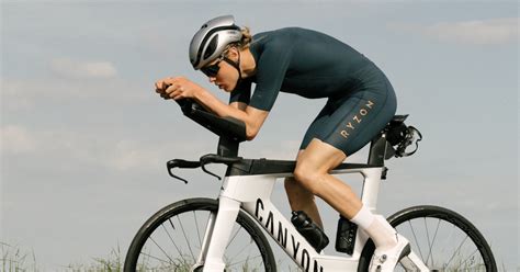 Triathlon Suits: Innovative one-piece suits for women & men | Ryzon