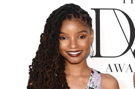 La Sirenetta Diventata Mamma Halle Bailey D Il Benvenuto Al Figlio Halo