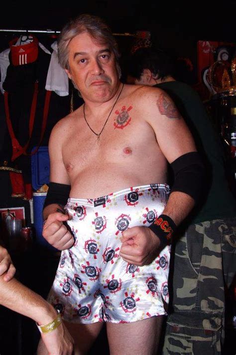 Corinthians Gaivotas Fiéis A única torcida gay do Brasil 16 12 12 23 12 12