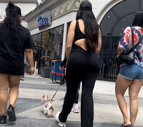 Natural Big Booty Latina In Black Leggings Spandex Leggings Yoga Pants Forum