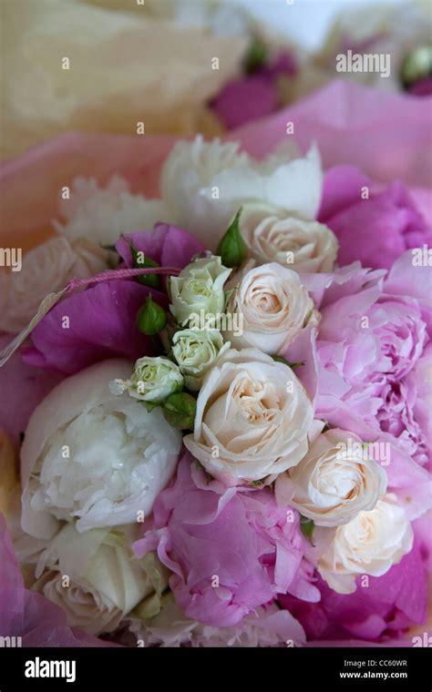 Wedding flower bouquet Stock Photo - Alamy