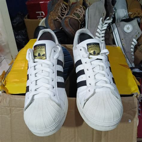 Adidas Superstar 42, Fesyen Pria, Sepatu , Sneakers di Carousell