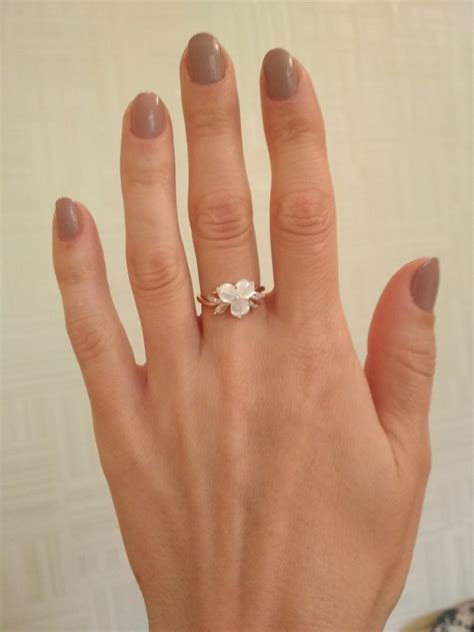 Золотое кольцо с перламутром, сапфирами и бриллиантами SERGEY ...