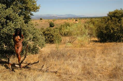 Ebony Teen Geisha Naked In The Park Geisha 3 8 Porn Pic