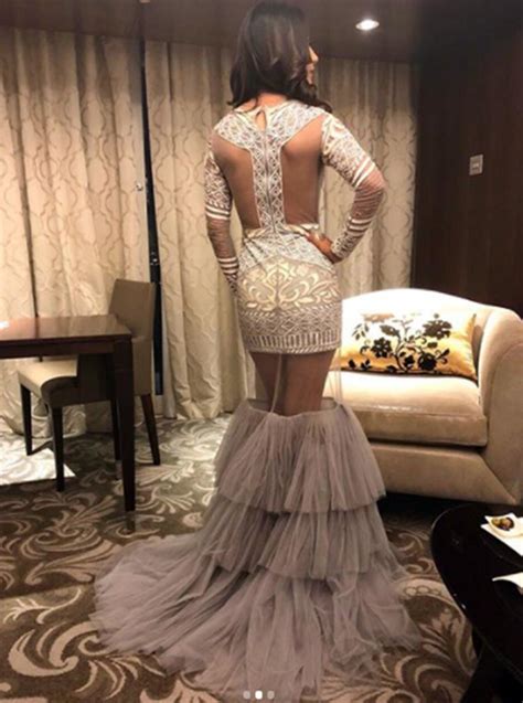 Hina Khan Is Bringing The Sexy Back Hina Khan Hot And Sexy Photos Hina Hot Wallpapers Hina