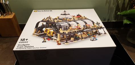 LEGO Bricklink Designer Program 10256 Studgate Train Station