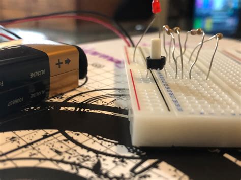 LED Breadboard: Parallel Circuit - ENGINEERING