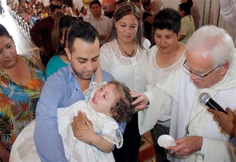 Bautizan A Beb De Una Pareja Gay Grupo Milenio