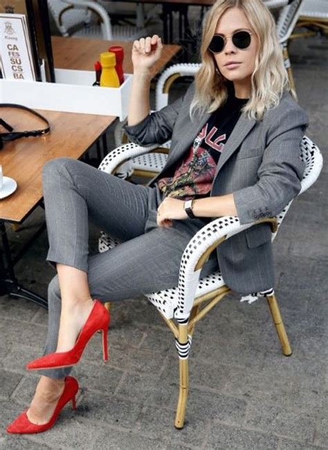пример с чем носить красные туфли | Stylish outfits, Work fashion ...