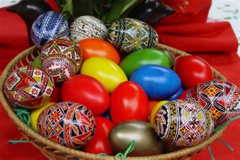 Pin on DE PAȘTI | Easter, Easter calendar, Easter egg decorating