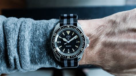 CWC 1983 Quartz Royal Navy Diver Review | Two Broke Watch Snobs