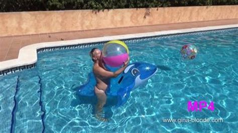 Inflantables Gina Blonde Play With B On Holiday MP Gina Blonde Clips Sale