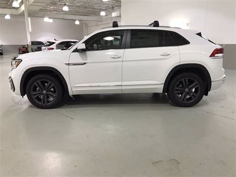 New 2020 Volkswagen Atlas Cross Sport 36l V6 Se Wtechnology R Line