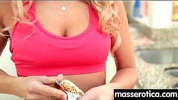 Gorgeous Masseuse Explores The Body Of A Sexy Lesbian Beauty XNXX