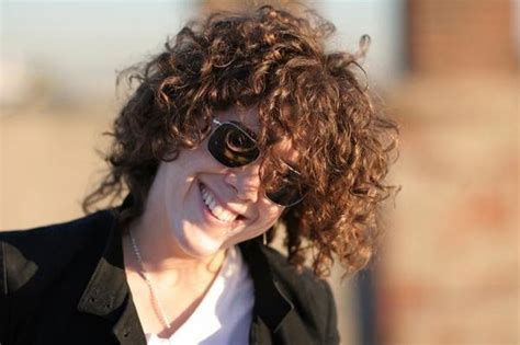 Лаура Певица Фото – Telegraph