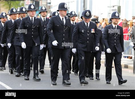 Southwark London UK 10th Apr 2017 Thousand Of People And Police