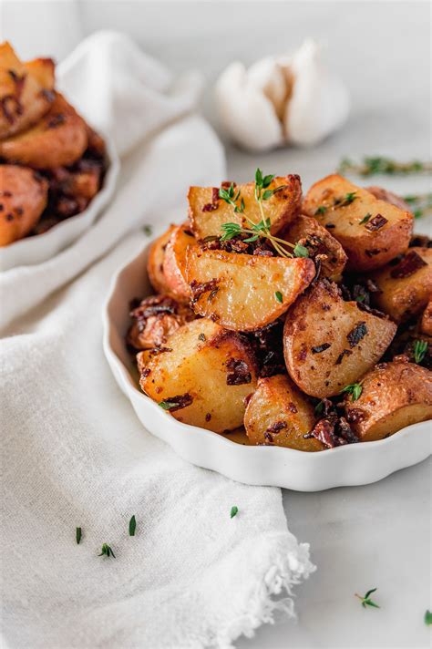 Papas Al Horno Con Mantequilla Ajo Panceta Y Queso Parmesano