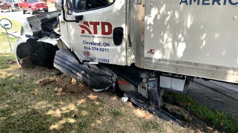 Motorcycle Semi Truck Crash Leaves One With Life Threatening Injuries Wtov