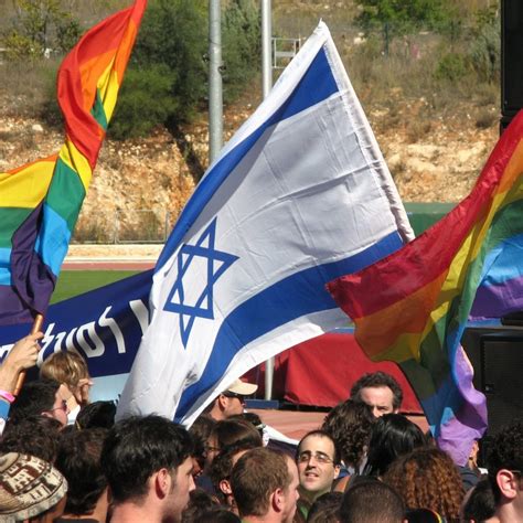 Isra L Un Couple Gay Rend Son B B N Sous Gpa Apr S Avoir Su Qu Il N Tait Pas D Eux T Tu