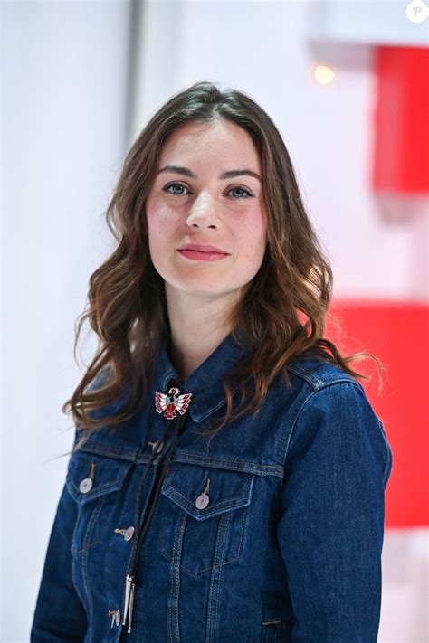 Exclusif - La chanteuse Adé - Enregistrement de l'émission Vivement ...