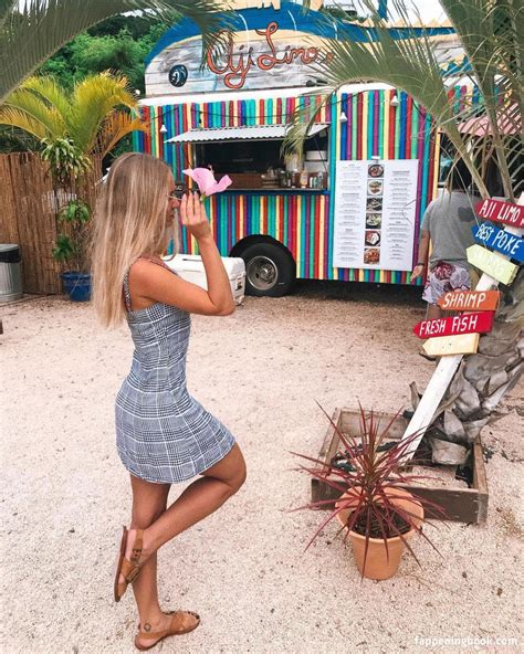 Amelia Jane Nude OnlyFans Leaks Fappening Page FappeningBook