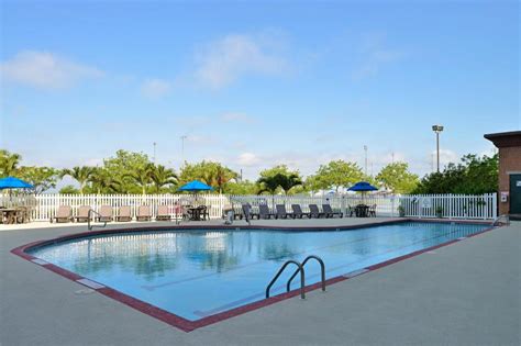 Holiday Inn Express Hotel & Suites Ocean City, Ocean City (MD) | 2023 ...
