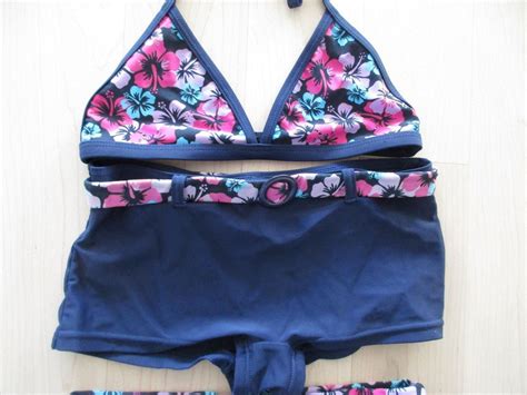 Bikini mit Röckli Gr 140 Gebraucht in Gossau SG für CHF 5 mit