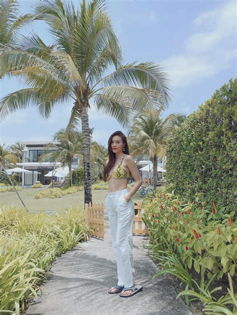 Tuyển tập bikini hack dáng của ngọc nữ Ninh Dương Lan Ngọc