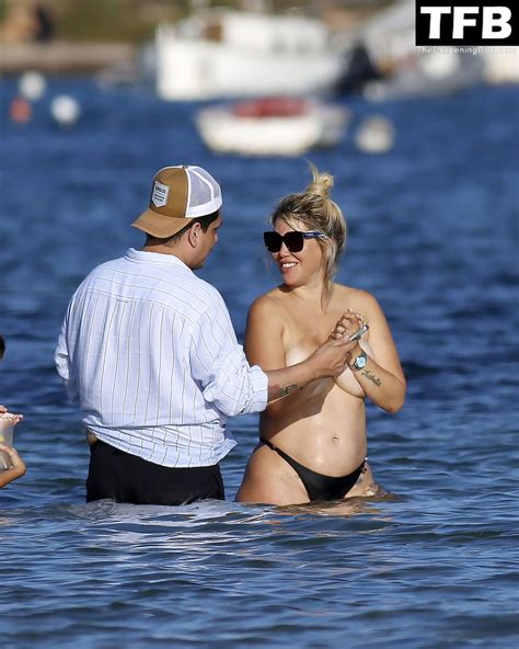 Wanda Nara Flashes Her Nude Boobs On The Beach In Ibiza Photos Pinayflixx Mega Leaks